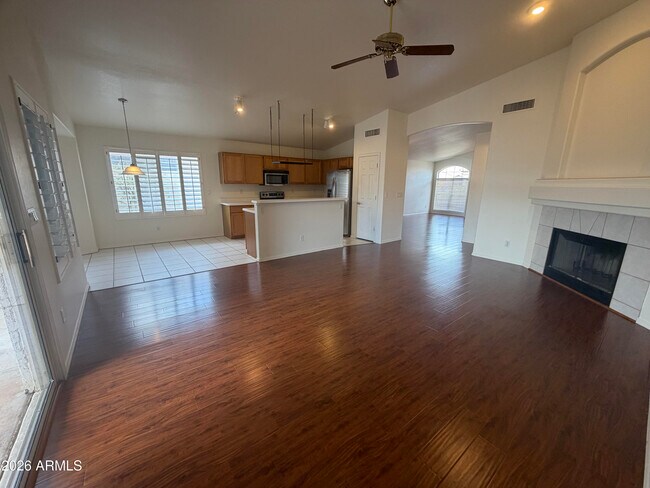 Building Photo - 12054 S 44th St