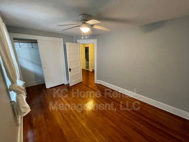 Building Photo - 3554 Genessee St