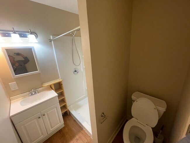 Building Photo - 3860 Shattalon Dr