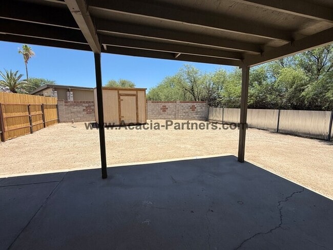 Building Photo - Three Bedroom Remodeled  Home