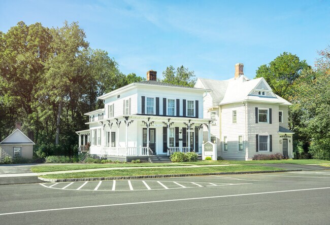 Building Photo - 2247 Main St