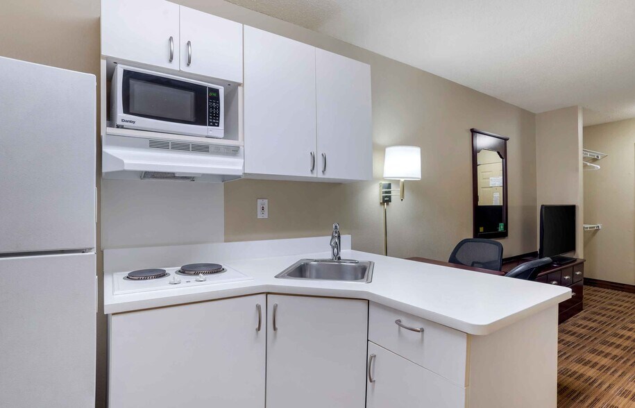 Building Photo - Furnished Studio-Gainesville - I-75