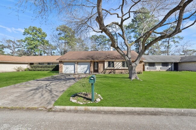 Building Photo - 15226 Flamingo Park