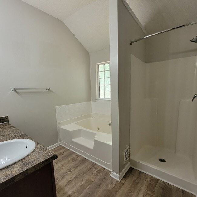 Building Photo - Newer Home For Rent 2 Story - Just Like Br...