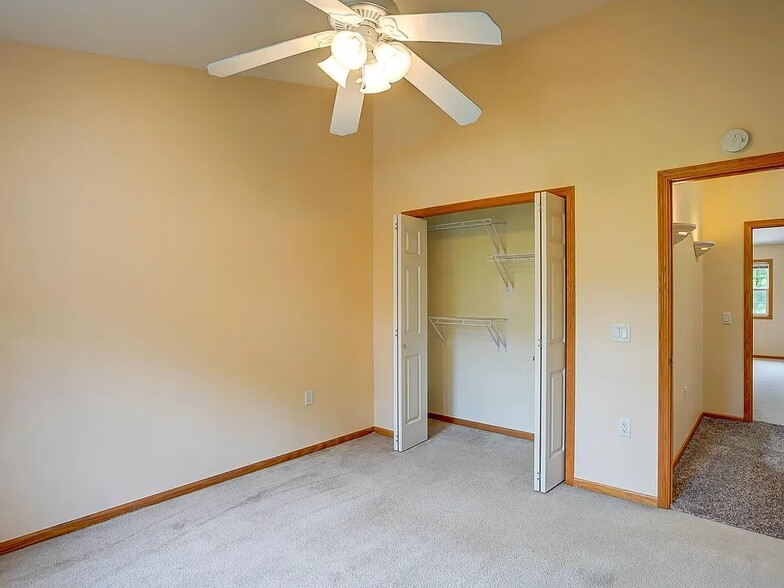 Building Photo - 1807 Carns Dr