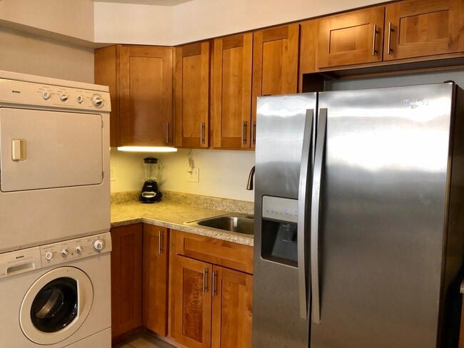 Building Photo - 410 Nahua St