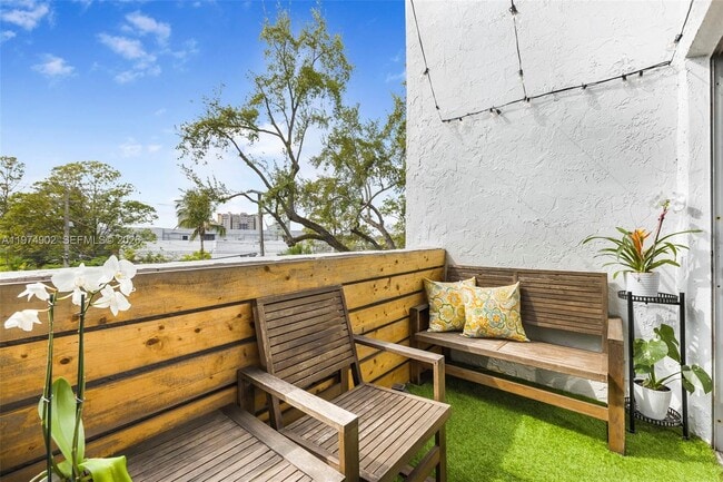 Building Photo - 7801 NE 4th Ct