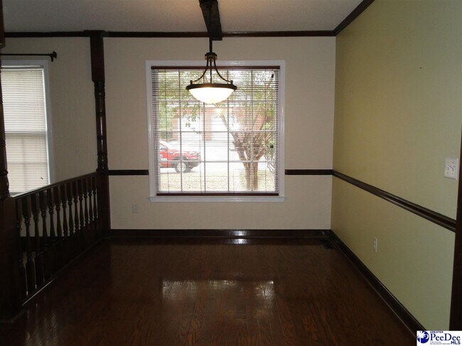 Building Photo - 218 Honeysuckle Ln
