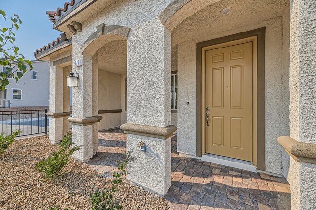 Building Photo - 2777 Abrantes Pl