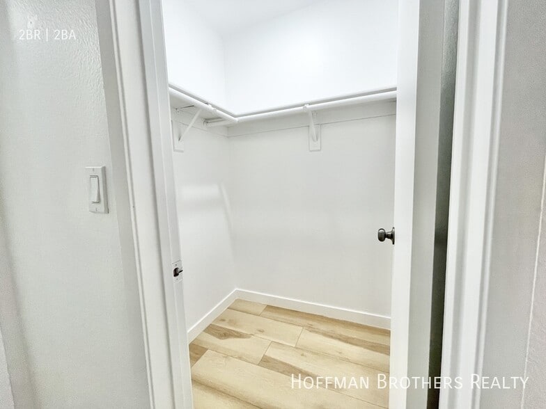 Building Photo - 14011 S Budlong Ave