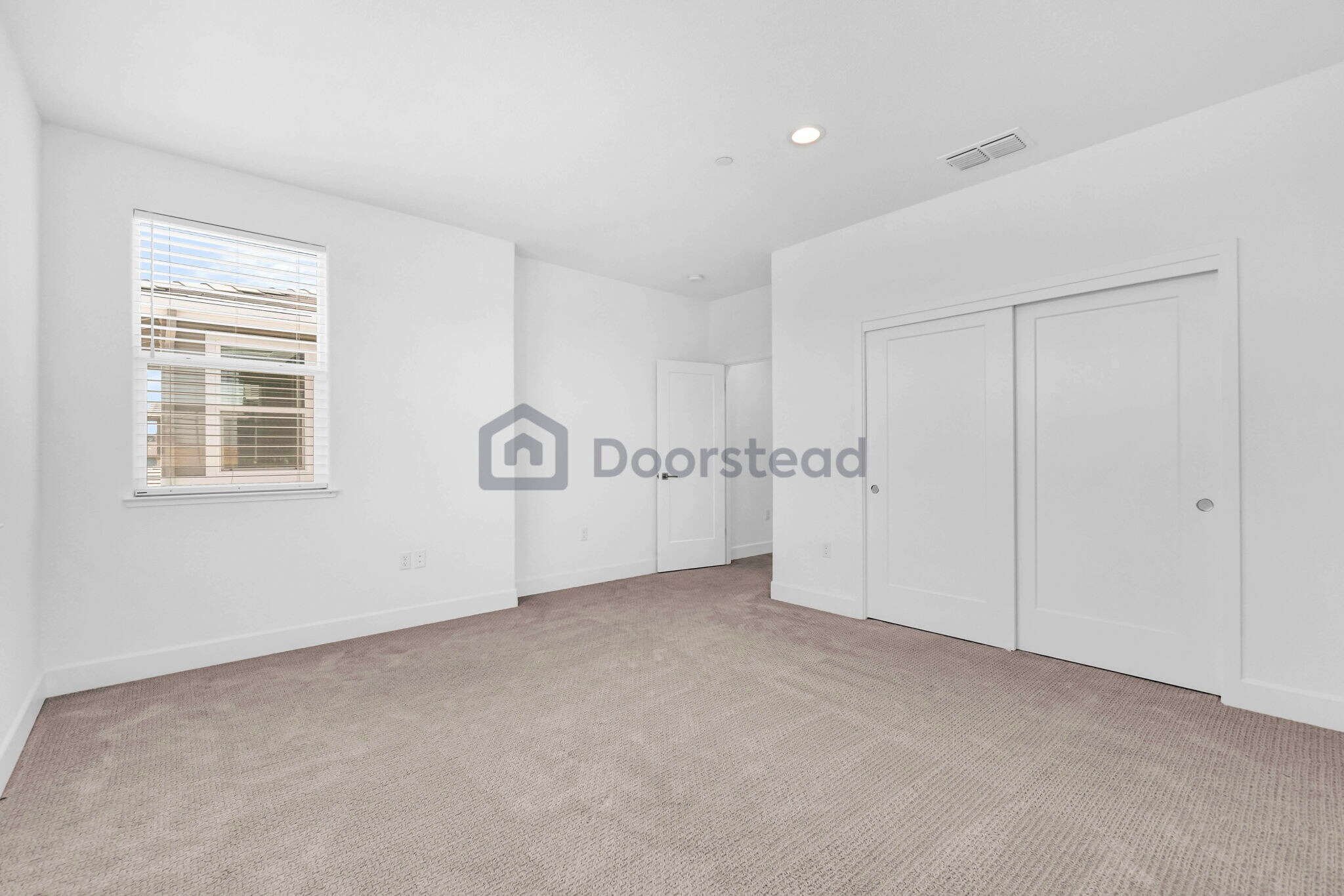 Building Photo - 16819 Karsen Ln