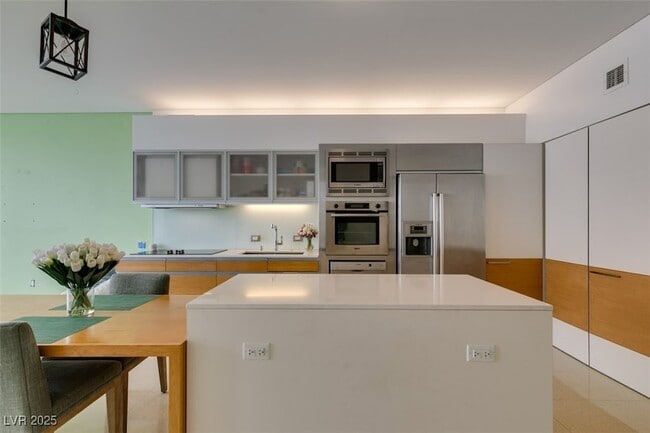 Building Photo - 3722 Las Vegas Blvd S