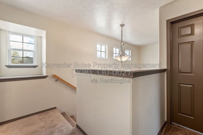 Building Photo - 3354 W Wave Dr