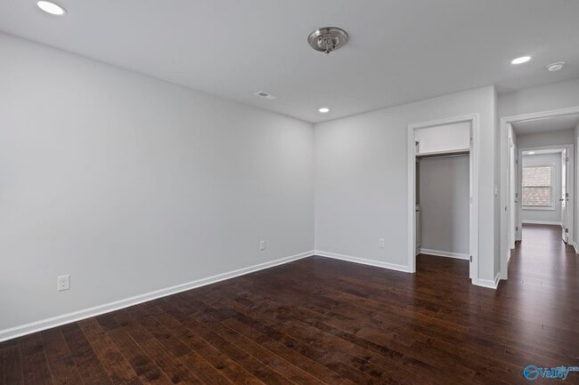 Building Photo - 279 Shubert Dr