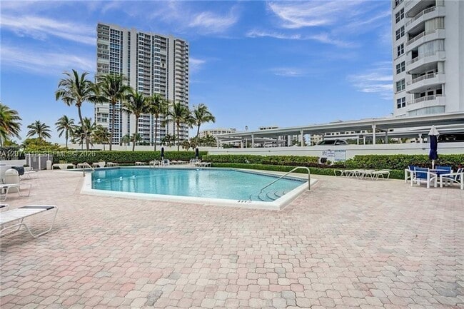 Building Photo - 1340 S Ocean Blvd