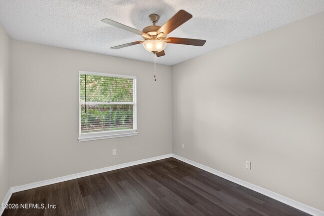 Building Photo - 3550 Sheldrake Dr