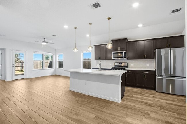 Building Photo - 8215 McKamy Dr