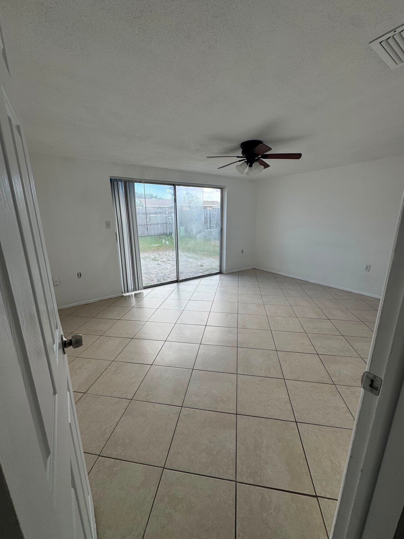 Building Photo - 7725 Bloomfield Dr