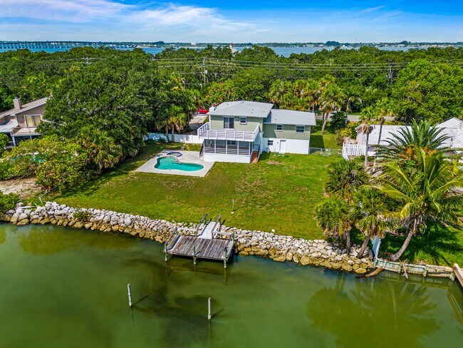 Building Photo - 7810 S Tropical Trail
