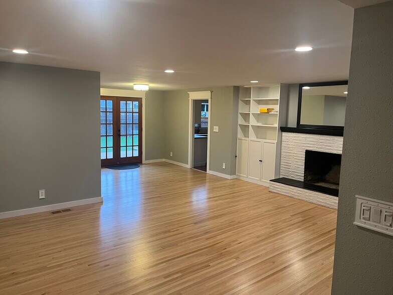 Building Photo - 419 Contra Costa Ave