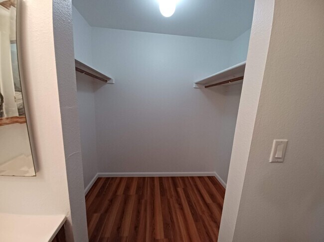 Building Photo - 355 Half Moon Ln
