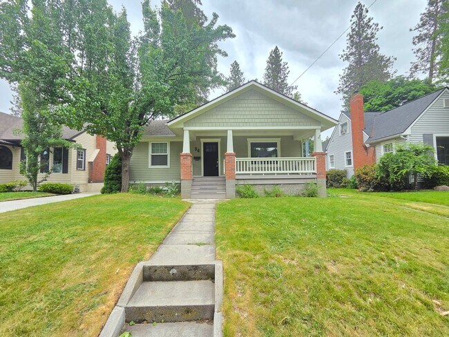 Building Photo - $2,600 - 3 Bed / 2 Bath Beautiful Craftsman Home by Manito Park