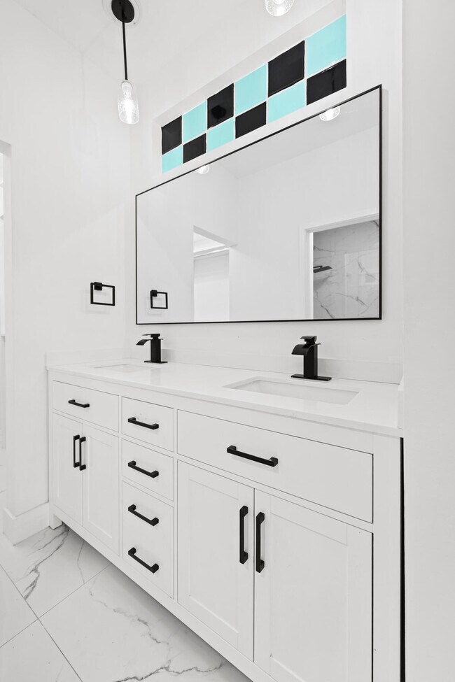 Building Photo - 1209 Olympic Cir