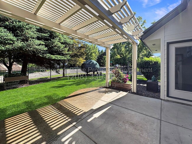 Building Photo - 650 E Whitney Ct