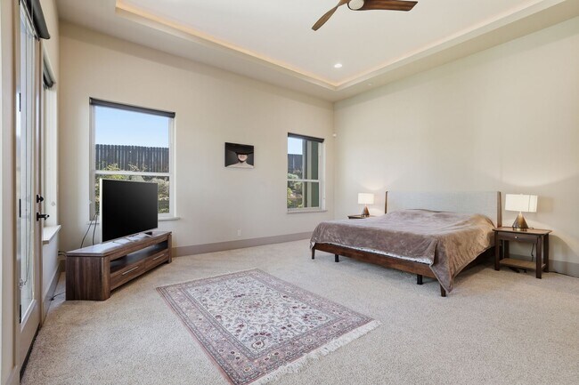 Building Photo - 3813 Calverhall Way