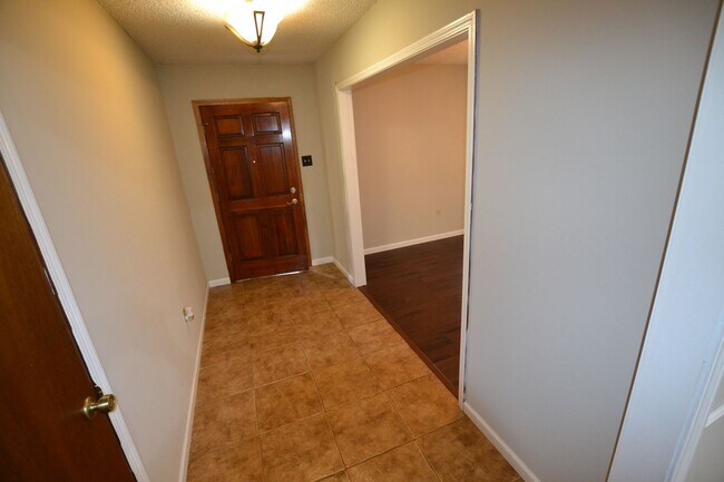 Building Photo - Zachary School District! 3 bedroom, 2 bath home in coveted Marita Terrace Subdivision