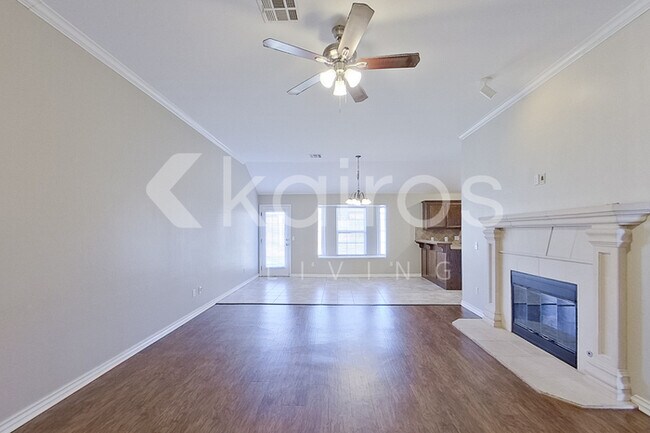 Building Photo - 4210 Syracuse St