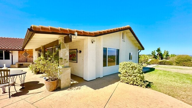 Primary Photo - Lovely semi-attached, Single-Story Guest H...