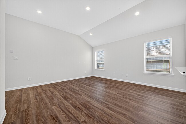 Building Photo - 5415 Tourmaline Wy