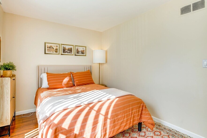 Building Photo - 8941 Shawn Dr