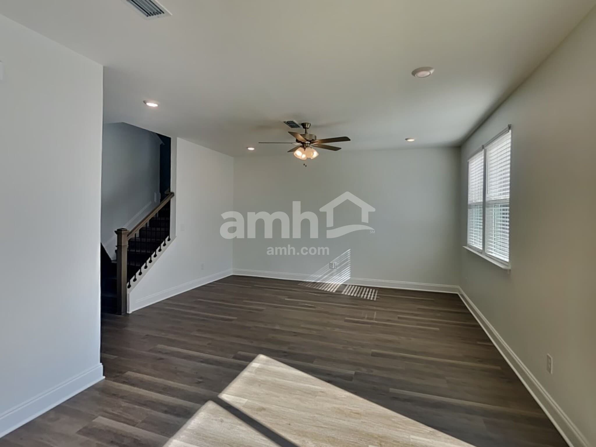 Building Photo - 205 Argea Dr