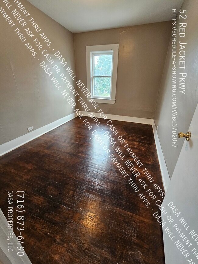 Building Photo - 52 Red Jacket - 4 Bed / 1 Bath