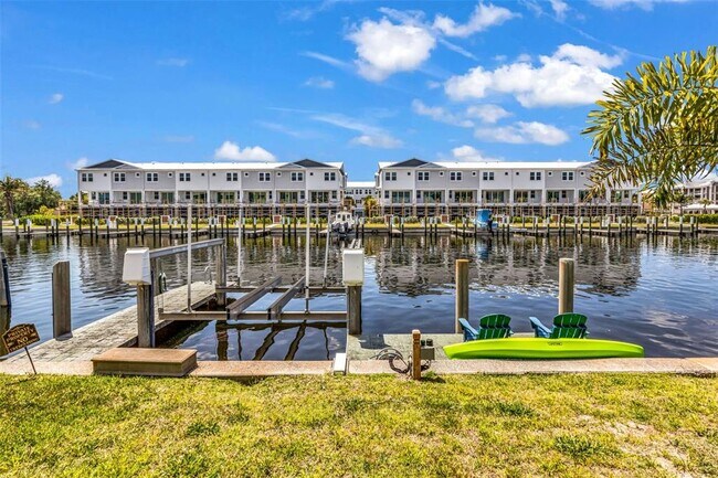 Building Photo - 276 Lewis Cir