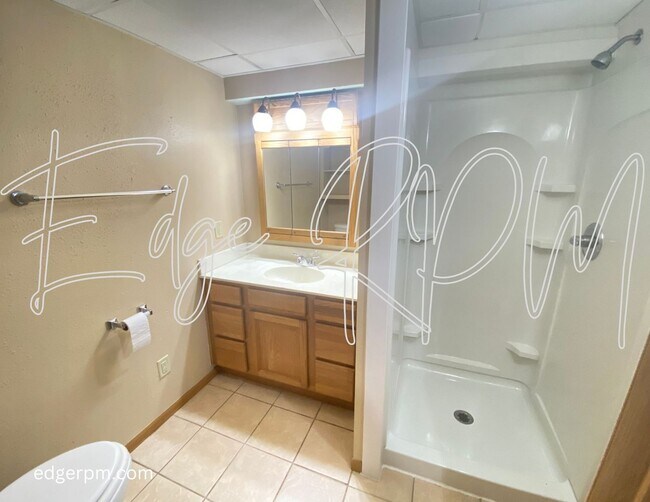 Building Photo - Now Available – Cozy 3 Bed / 2 Bath Ranch!