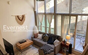 Building Photo - 1 Bed/1 Bath Condo with Modern Amenities / Pet-Friendly / Vouchers Accepted / Available Soon!