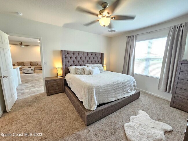 Building Photo - 445 Sorrento Dr