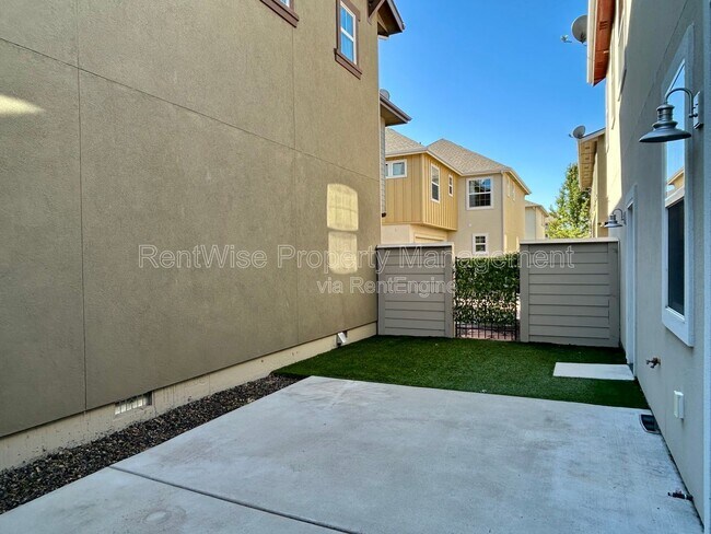 Building Photo - 3712 S Caddis Pl