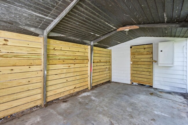 Building Photo - Newly Renovated Coastal Cottage for Lease!