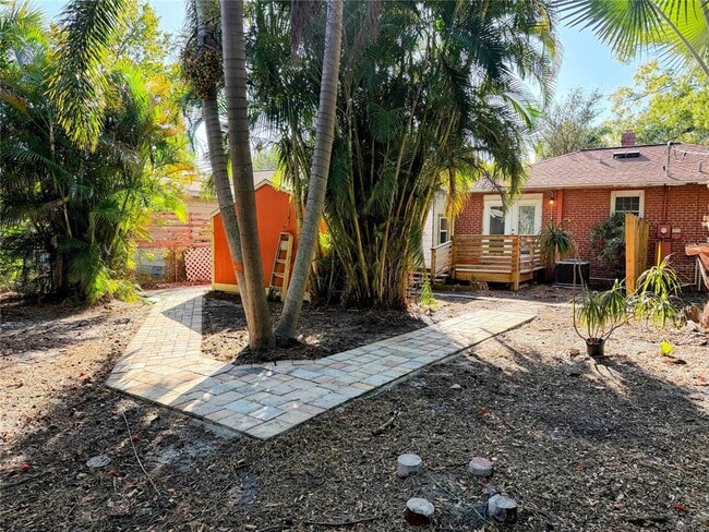 Building Photo - 3813 W De Leon St