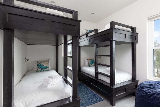 Building Photo - 218 George C Wallace Blvd