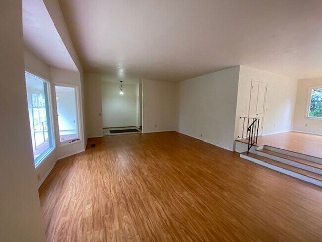 Building Photo - 3093 Hermitage Rd