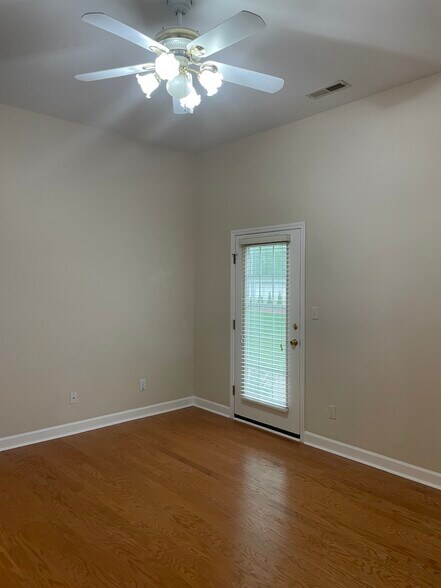 Building Photo - 1855 Cameron Heights Cir