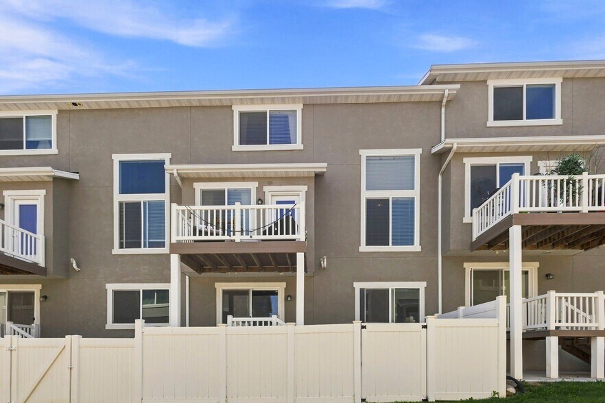 Building Photo - 4318 W Burwell Ln