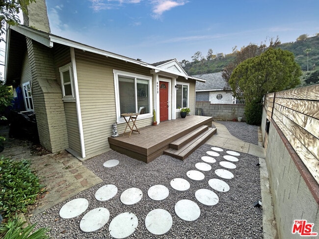 Primary Photo - 4910 Monte Vista St