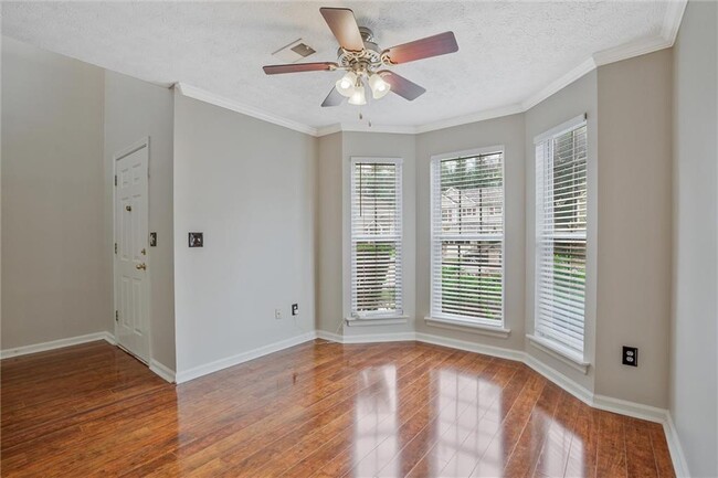 Building Photo - 4910 Lakebrooke Run