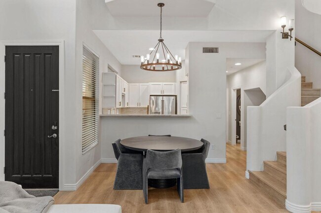 Building Photo - 14450 N Thompson Peak Pkwy